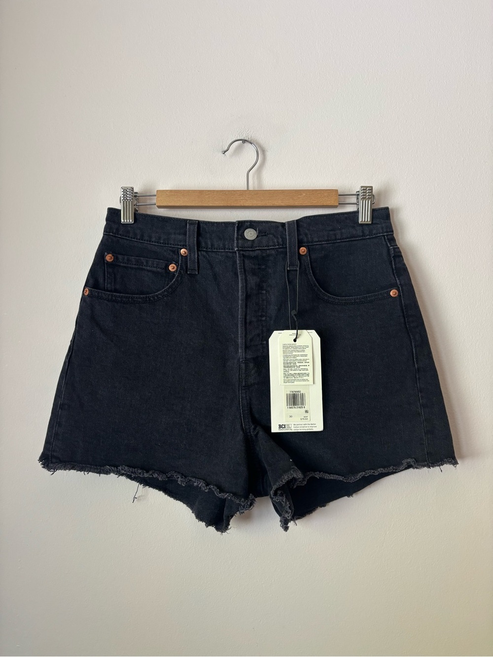 Levi's Ribcage Shorts NWT 30